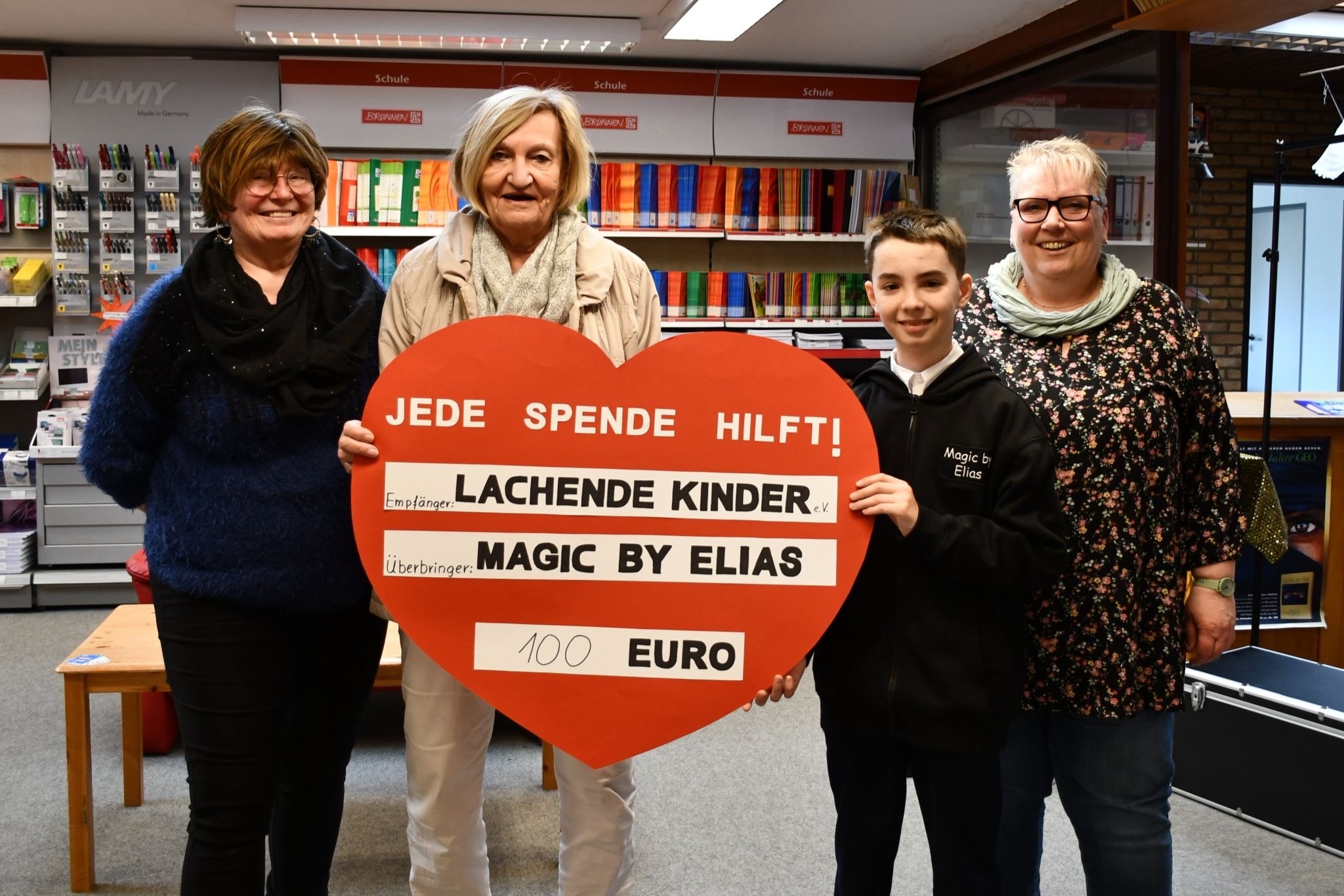100 Euro kamen bei der Zaubershow zusammen. 